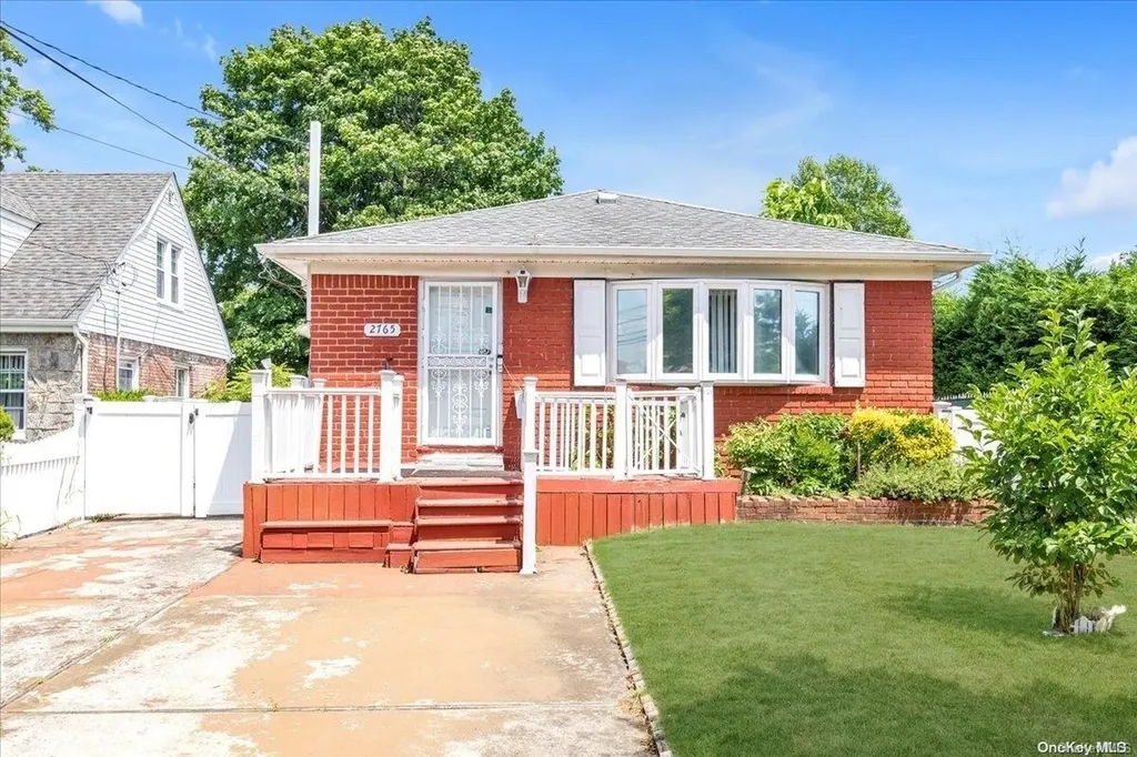 2765 Milburn Avenue Baldwin NY 11510
