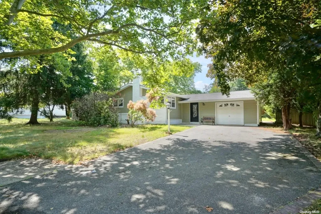 1 Pine Hill Lane Dix Hills NY 11746