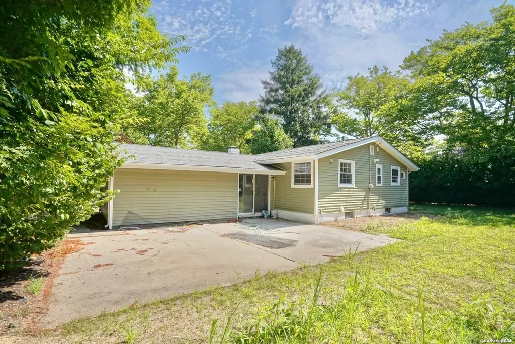 1 Pine Hill Lane Dix Hills NY 11746
