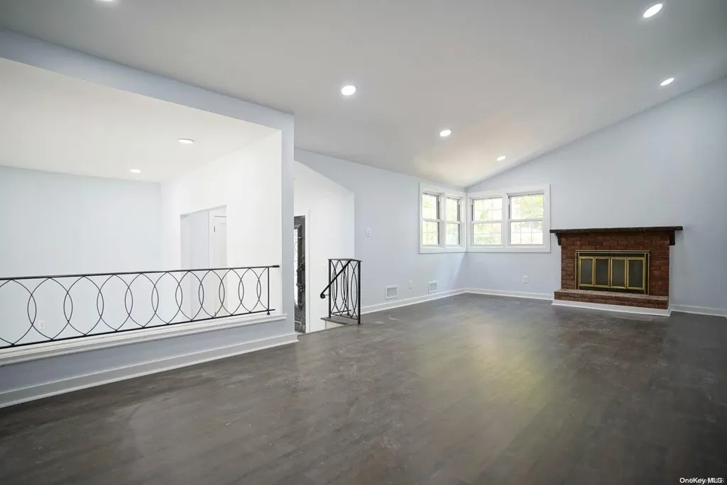 1 Pine Hill Lane Dix Hills NY 11746