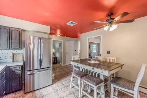 424 Spangle Drive North Babylon NY 11703