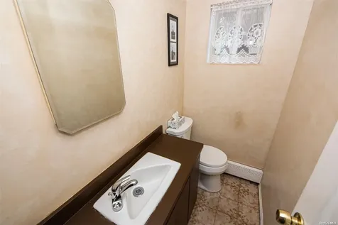 424 Spangle Drive North Babylon NY 11703