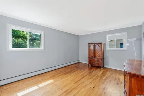 424 Spangle Drive North Babylon NY 11703