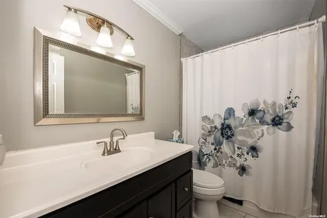 424 Spangle Drive North Babylon NY 11703