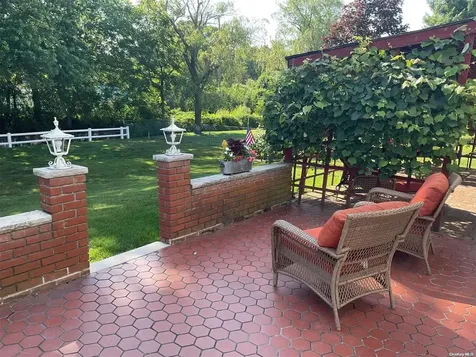 424 Spangle Drive North Babylon NY 11703