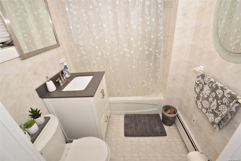 526 Narland Lane North Babylon NY 11703