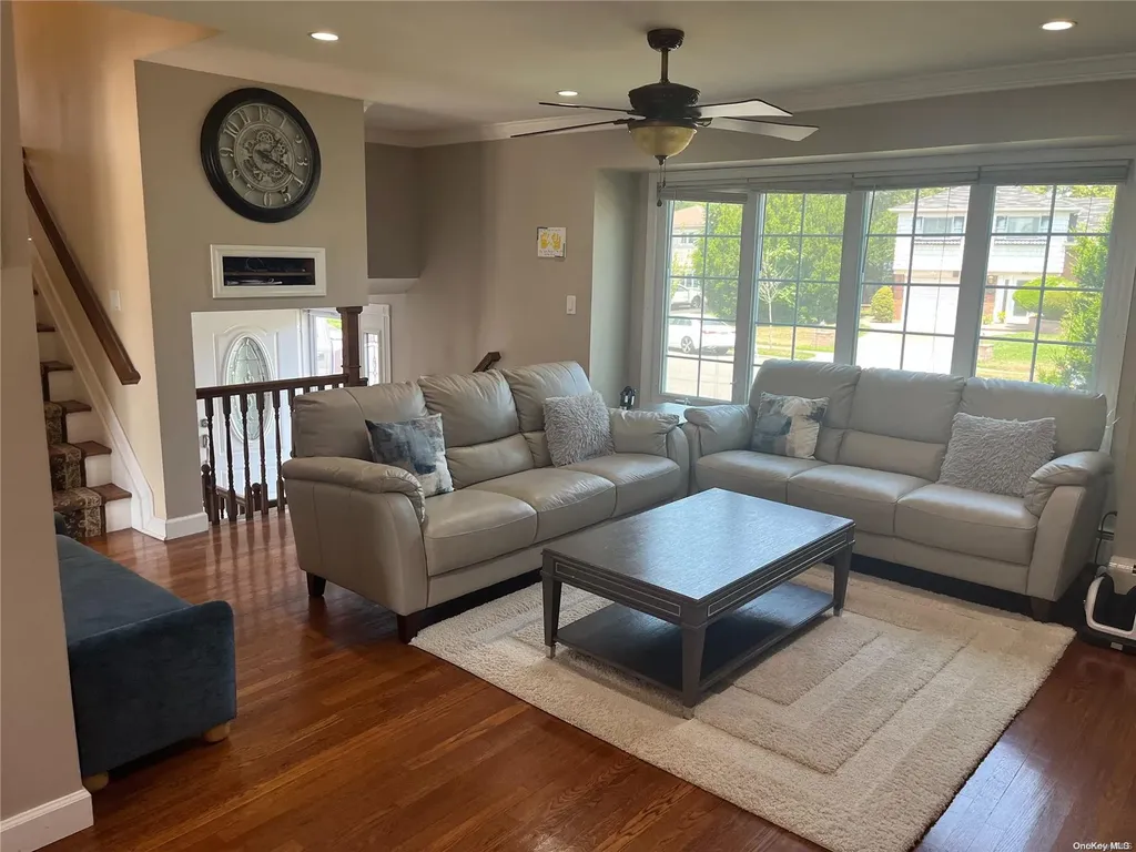 526 Narland Lane North Babylon NY 11703