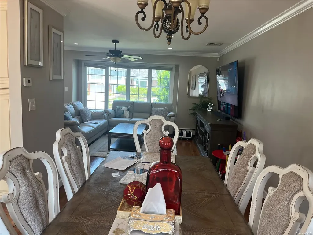 526 Narland Lane North Babylon NY 11703