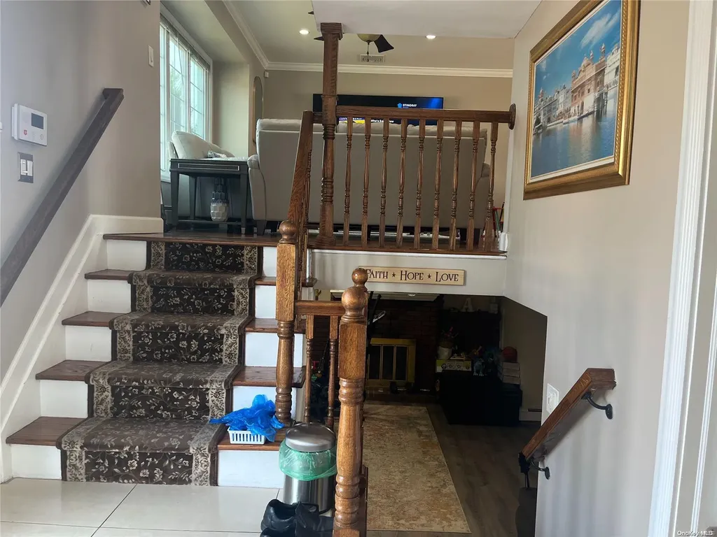 526 Narland Lane North Babylon NY 11703