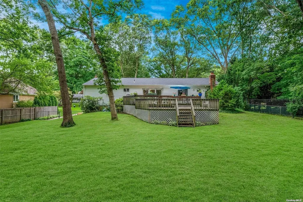 27 Maple Glen Lane Nesconset NY 11767