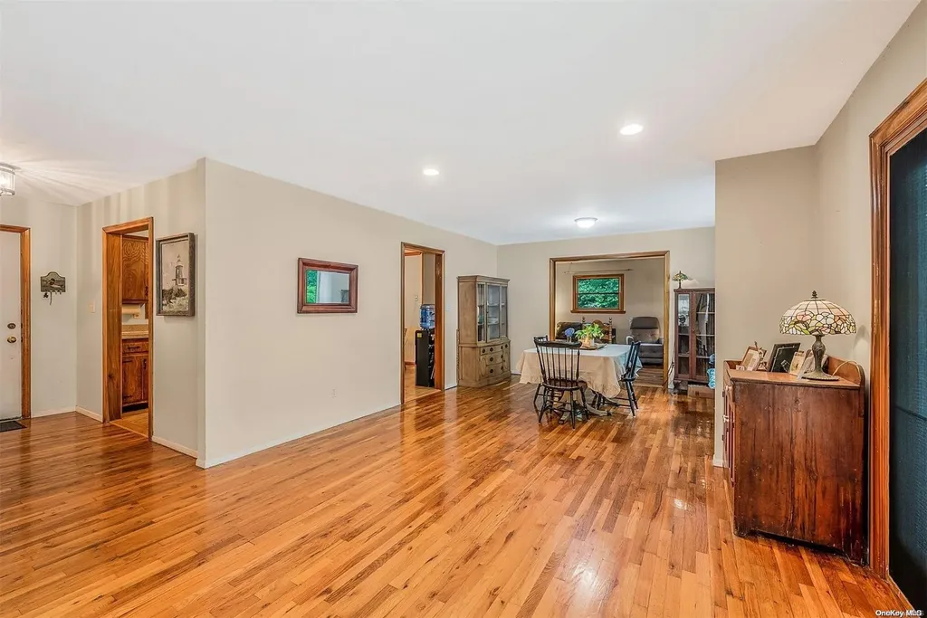 27 Maple Glen Lane Nesconset NY 11767