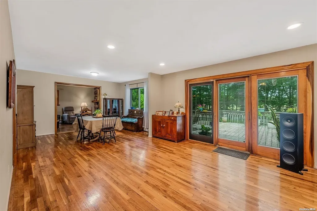27 Maple Glen Lane Nesconset NY 11767