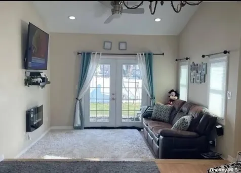 533 Goodrich Avenue North Babylon NY 11703