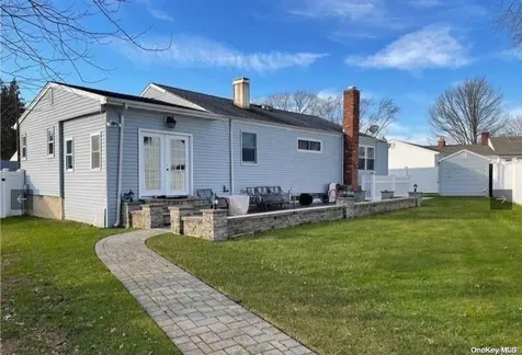 533 Goodrich Avenue North Babylon NY 11703