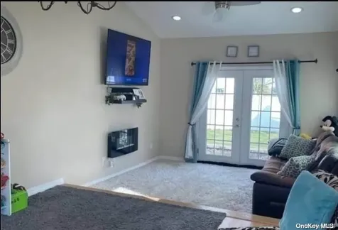 533 Goodrich Avenue North Babylon NY 11703