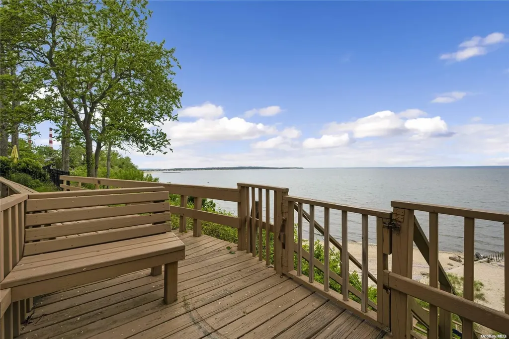3 Hewitt Drive Northport NY 11768