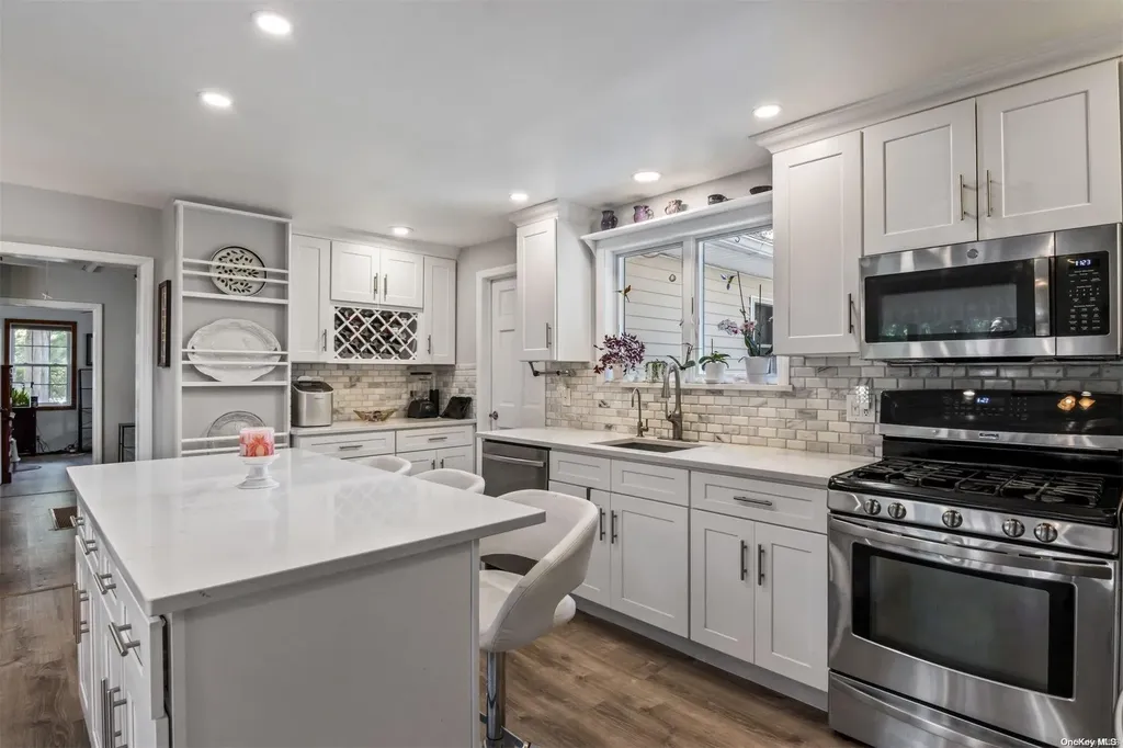 517 Raynor Avenue Riverhead NY 11901
