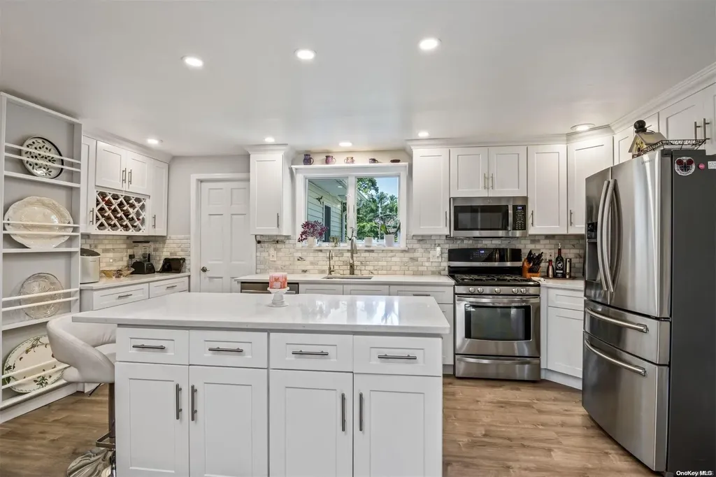 517 Raynor Avenue Riverhead NY 11901