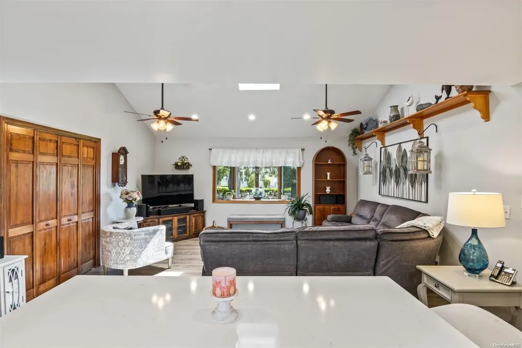 517 Raynor Avenue Riverhead NY 11901