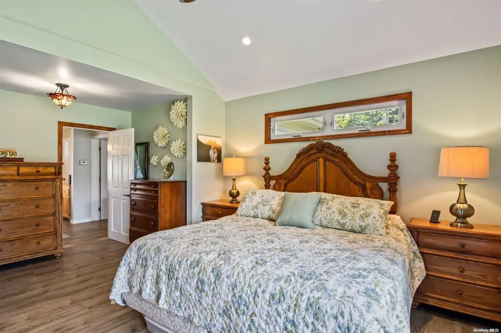 517 Raynor Avenue Riverhead NY 11901