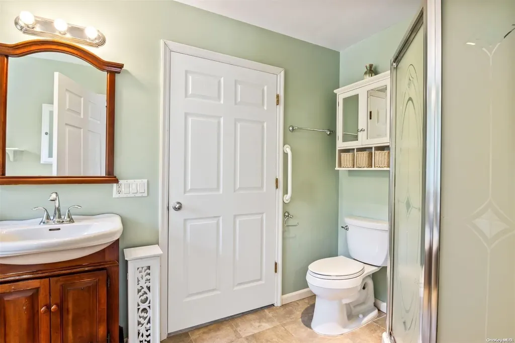 517 Raynor Avenue Riverhead NY 11901