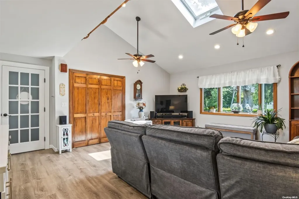 517 Raynor Avenue Riverhead NY 11901