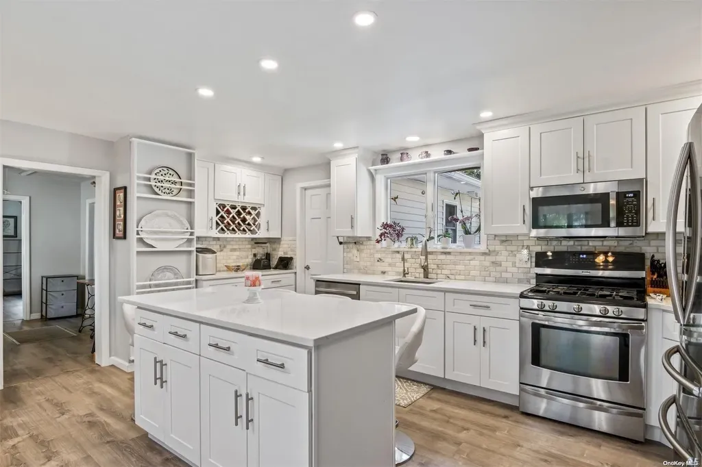 517 Raynor Avenue Riverhead NY 11901