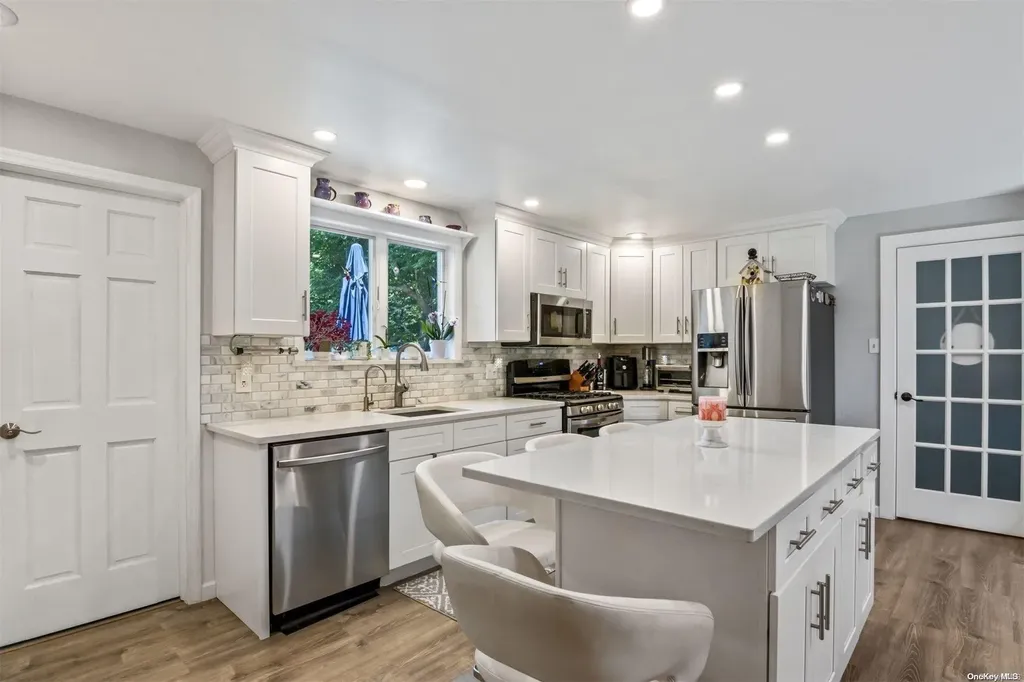 517 Raynor Avenue Riverhead NY 11901