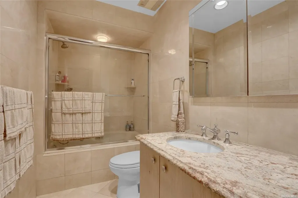 48 Chatham Road Hewlett NY 11557