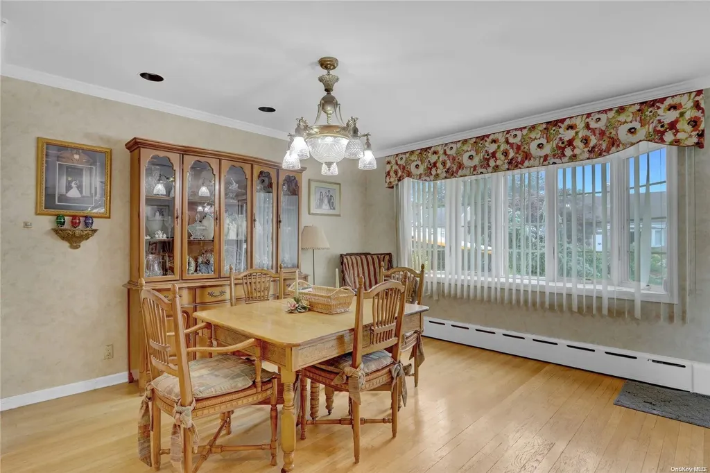 48 Chatham Road Hewlett NY 11557