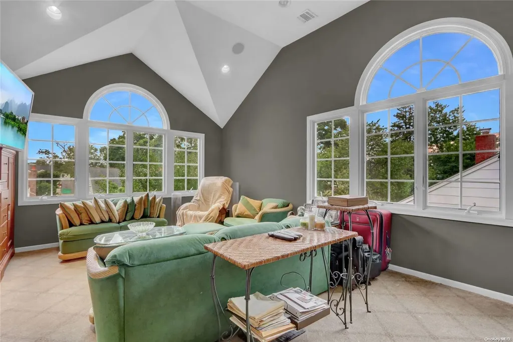 48 Chatham Road Hewlett NY 11557