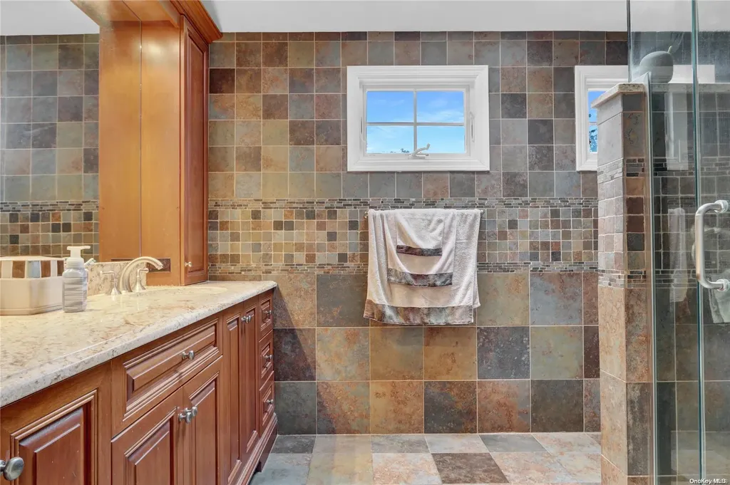 48 Chatham Road Hewlett NY 11557
