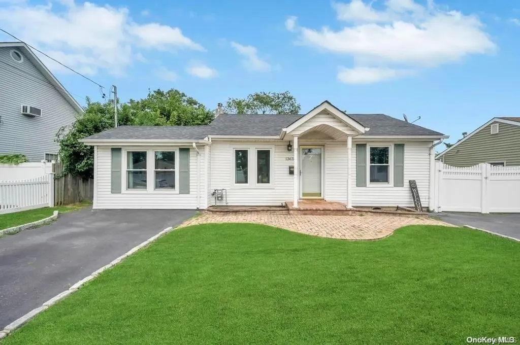 1363 Manatuck Boulevard Bay Shore NY 11706