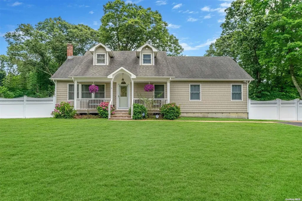 10 Fox Road Middle Island NY 11953