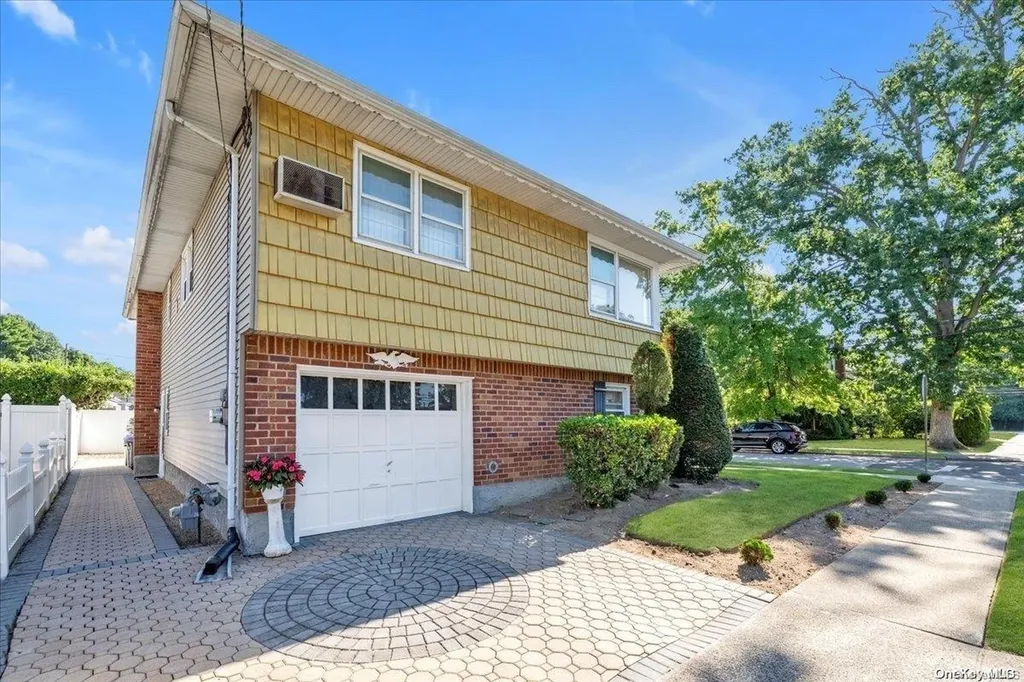 1153 Webber Avenue South Hempstead NY 11550