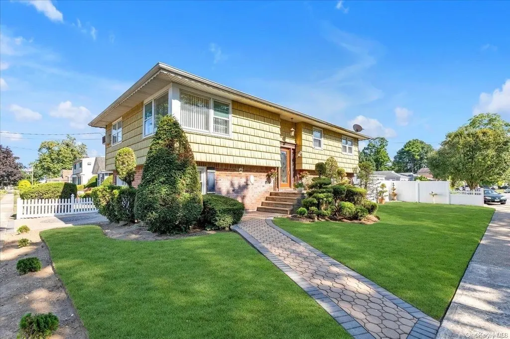 1153 Webber Avenue South Hempstead NY 11550