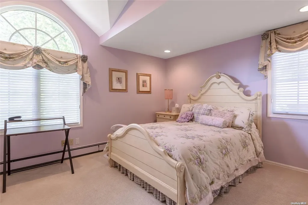 98 Crescent Drive Albertson NY 11507