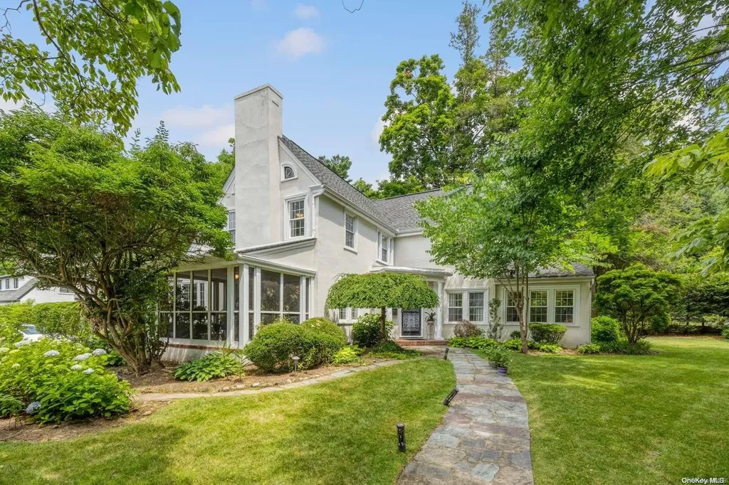 9 Magnolia Drive Great Neck NY 11021