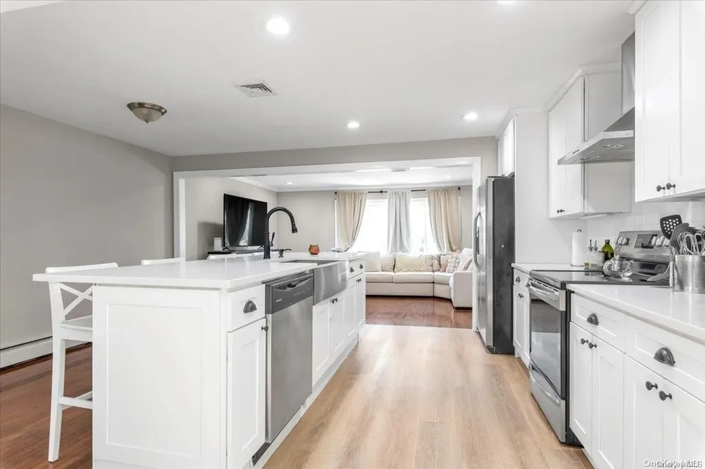 2305 Hoffman Avenue Elmont NY 11003