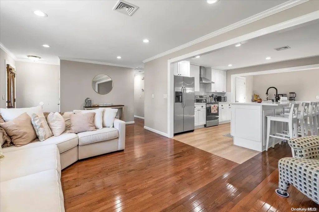 2305 Hoffman Avenue Elmont NY 11003