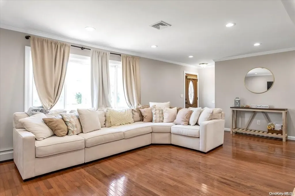 2305 Hoffman Avenue Elmont NY 11003