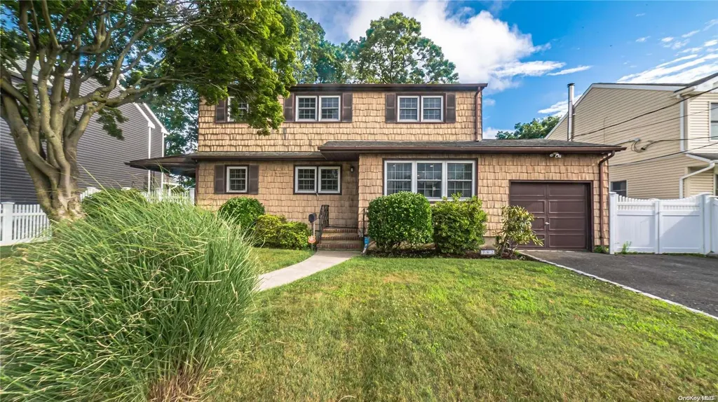 782 Bermuda Road West Babylon NY 11704