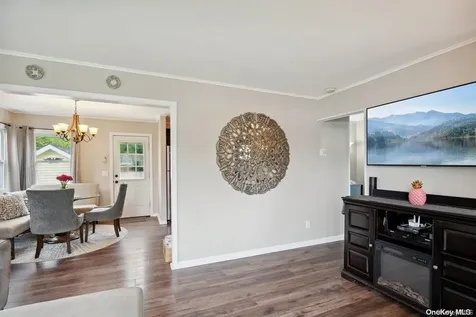 35 Cedar Grove Court Patchogue NY 11772