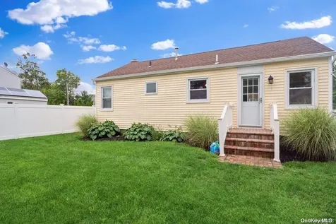 35 Cedar Grove Court Patchogue NY 11772