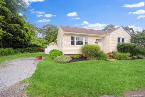 35 Cedar Grove Court Patchogue NY 11772
