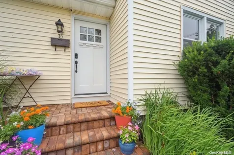 35 Cedar Grove Court Patchogue NY 11772