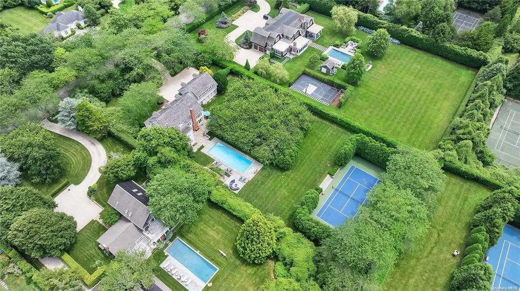 265 Downs Path Southampton NY 11968