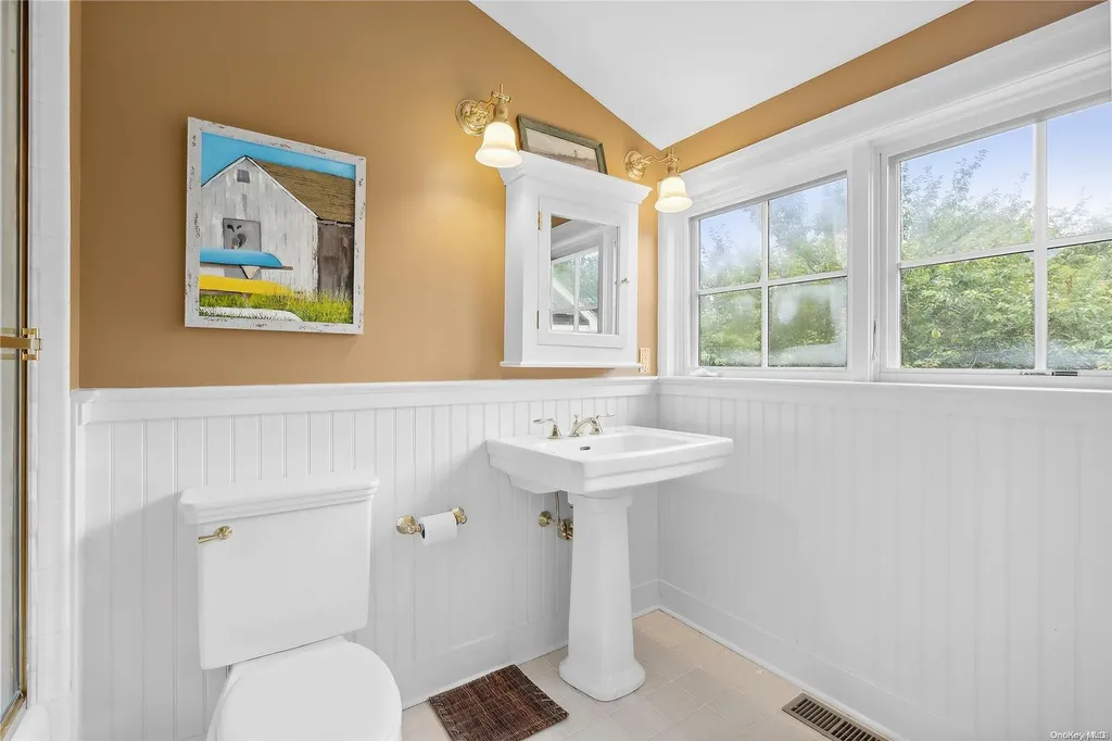 265 Downs Path Southampton NY 11968