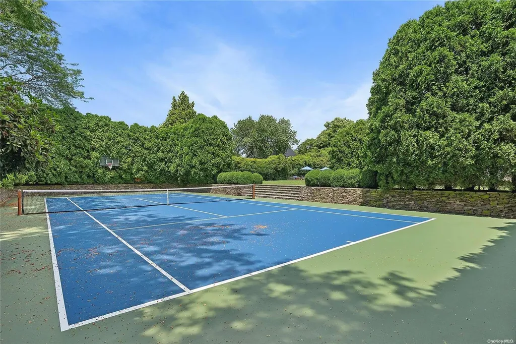265 Downs Path Southampton NY 11968