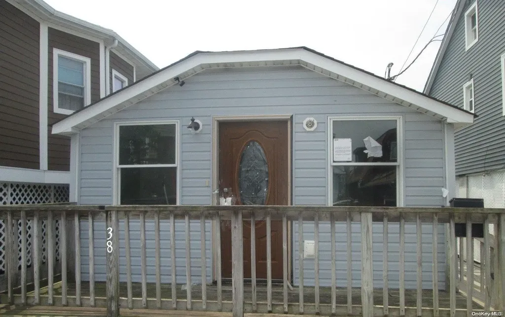 38 W 12th Road Broad Channel NY 11693